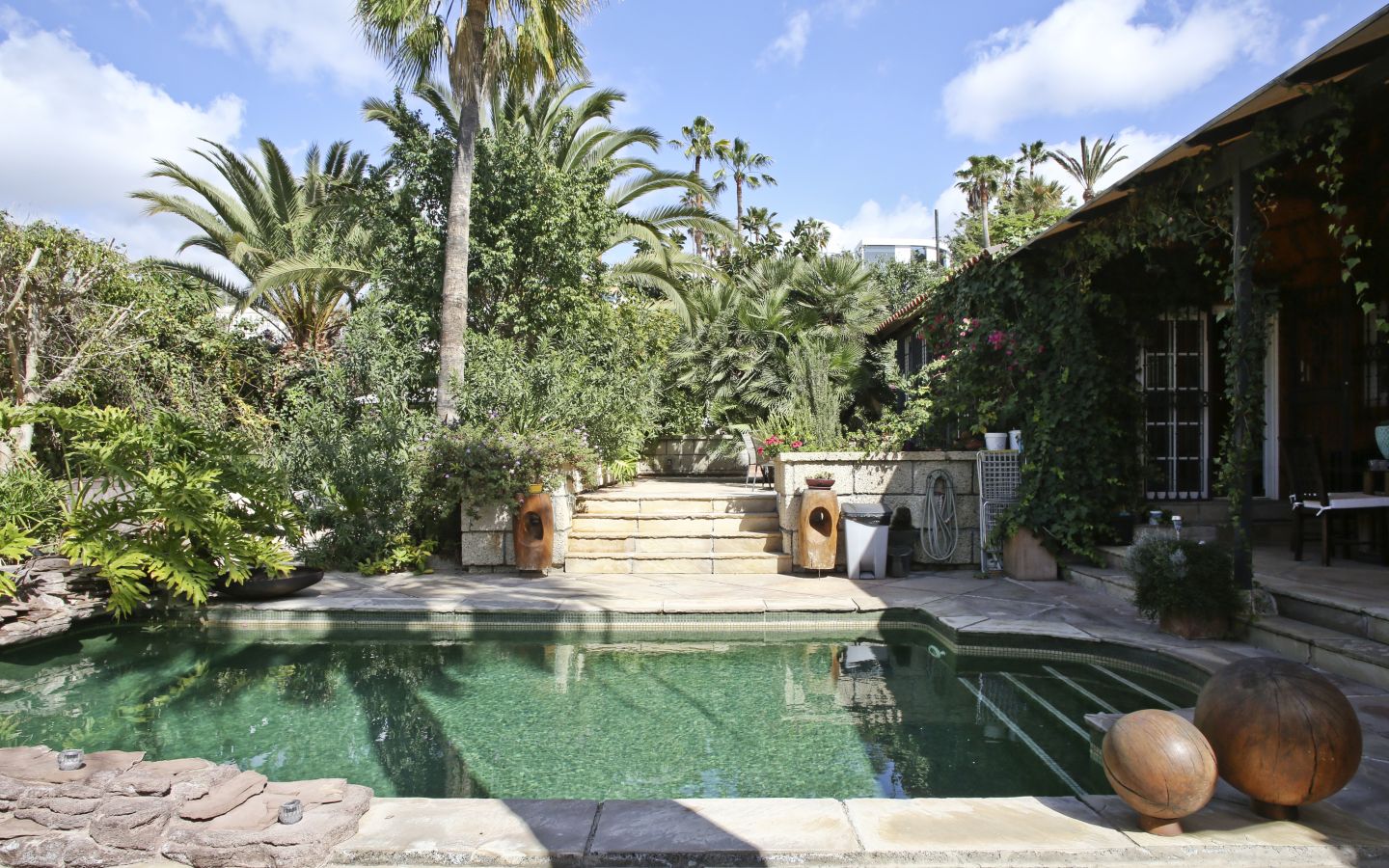 Luxury villa in oriental style with private pool and exquisite garden